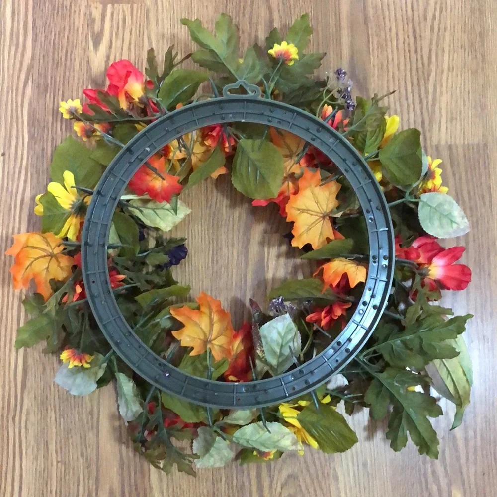 Beautiful fall wreath approx 18” diameter
